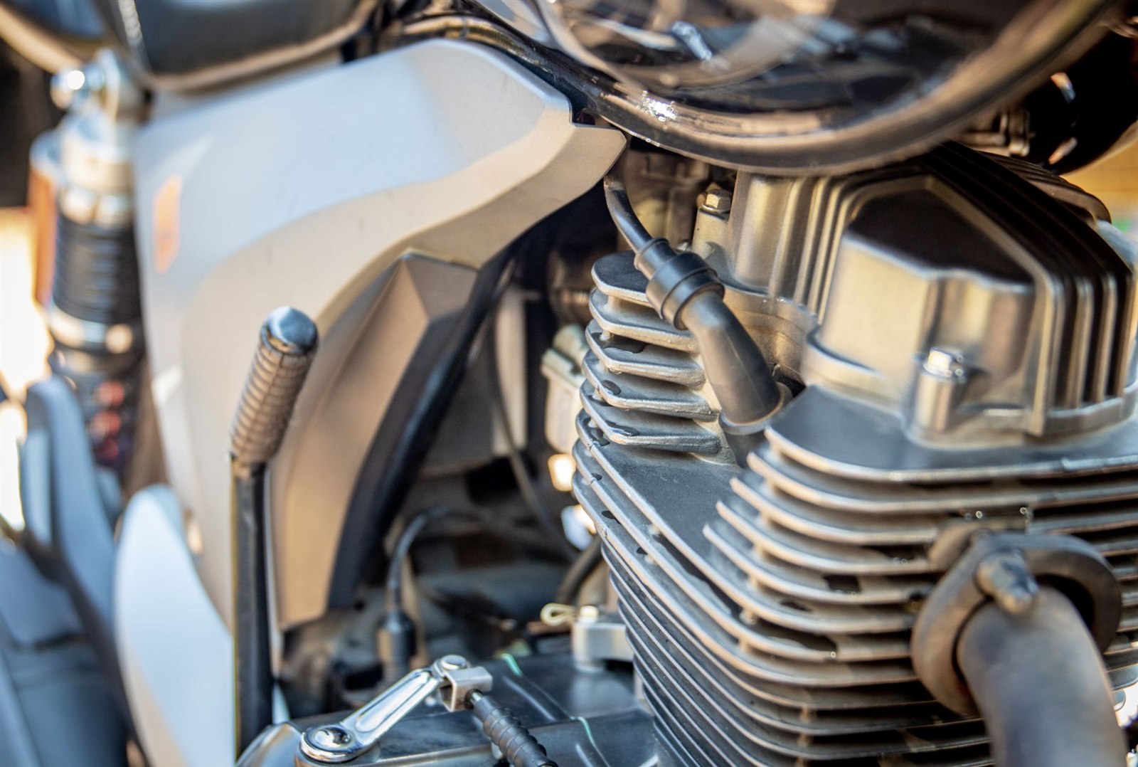 バイクのエンジンから異音がする|カタカタ・ガラガラ・シャーと鳴ったら?止める目安と自分で確かめること